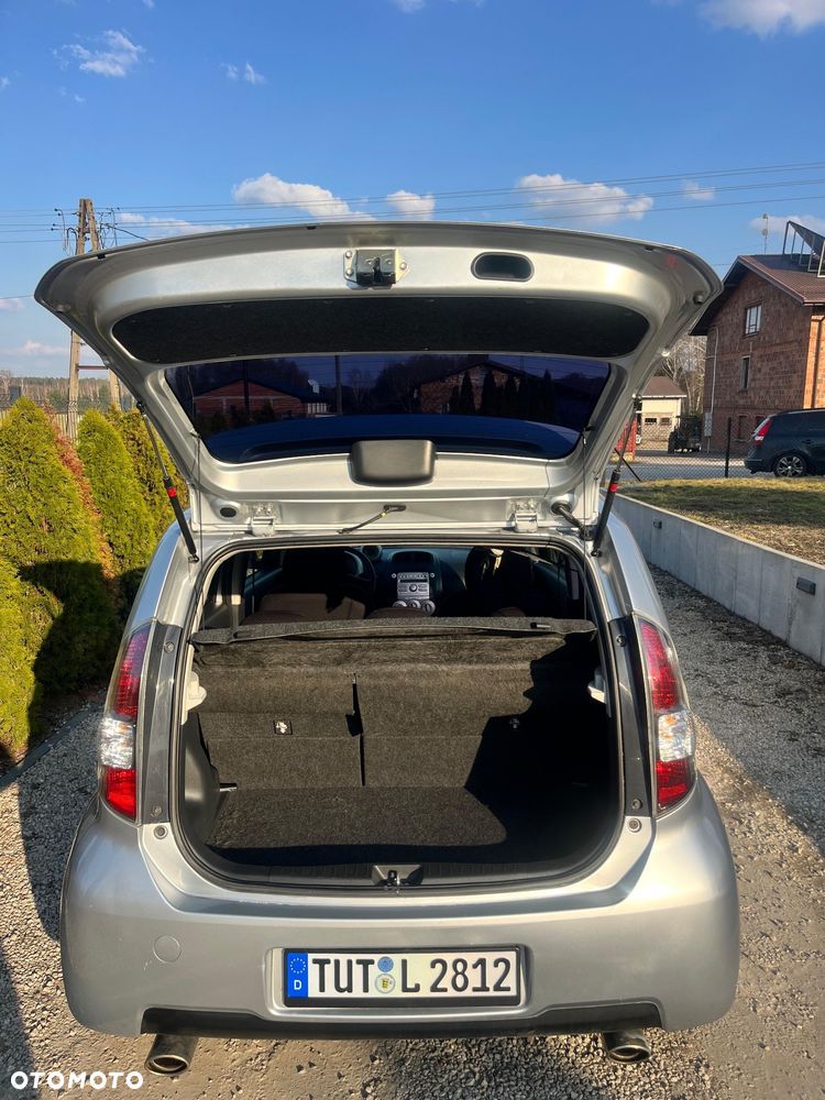 Daihatsu Sirion 1.3 - 9