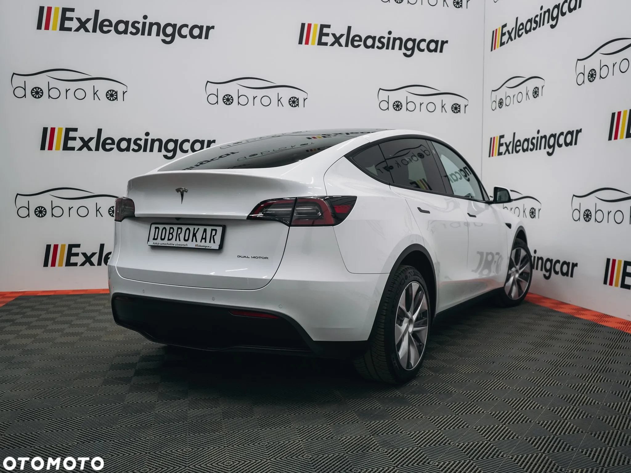 Tesla Y Model Long Range Dual Motor AWD - 12