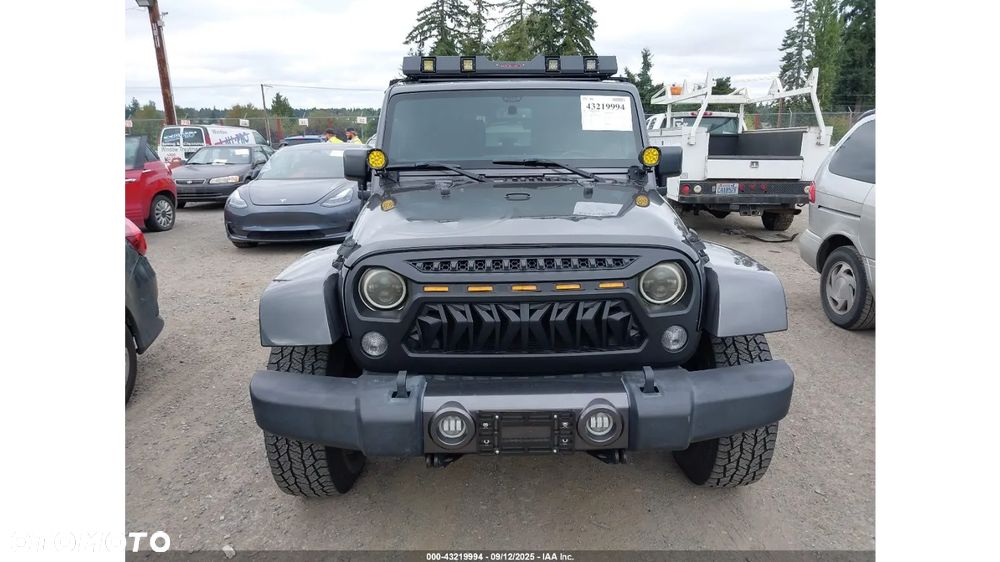 Jeep Wrangler - 7