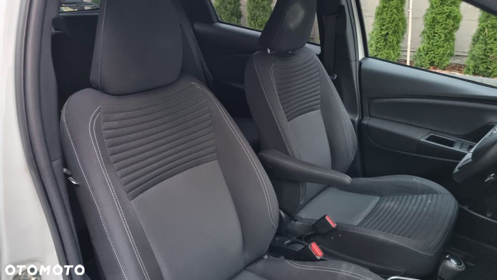 Toyota Yaris Hybrid 100 Selection Platinum - 20