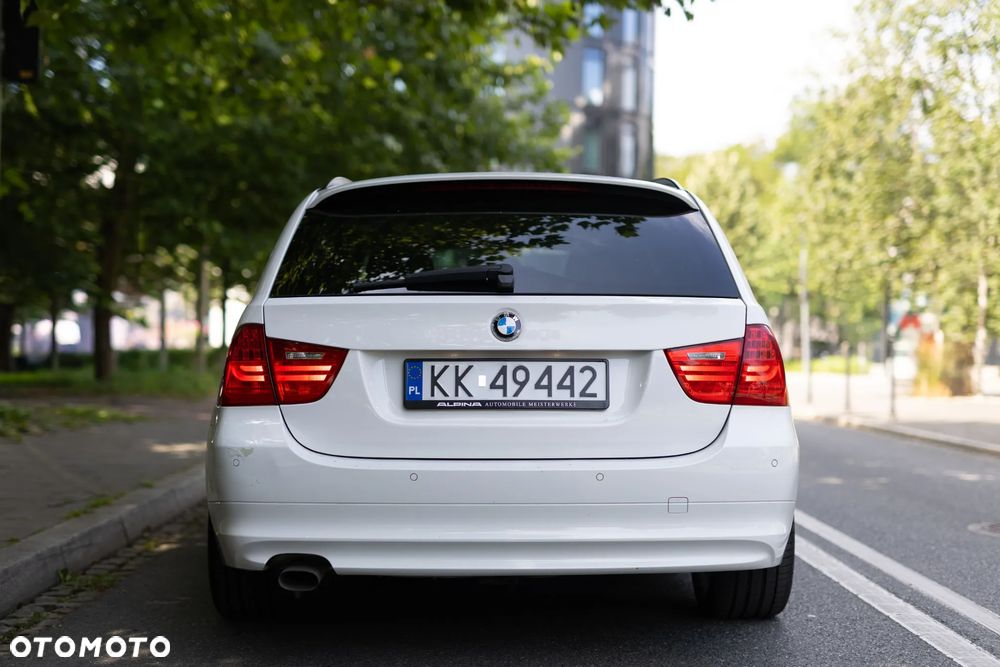BMW Seria 3 318d DPF - 15