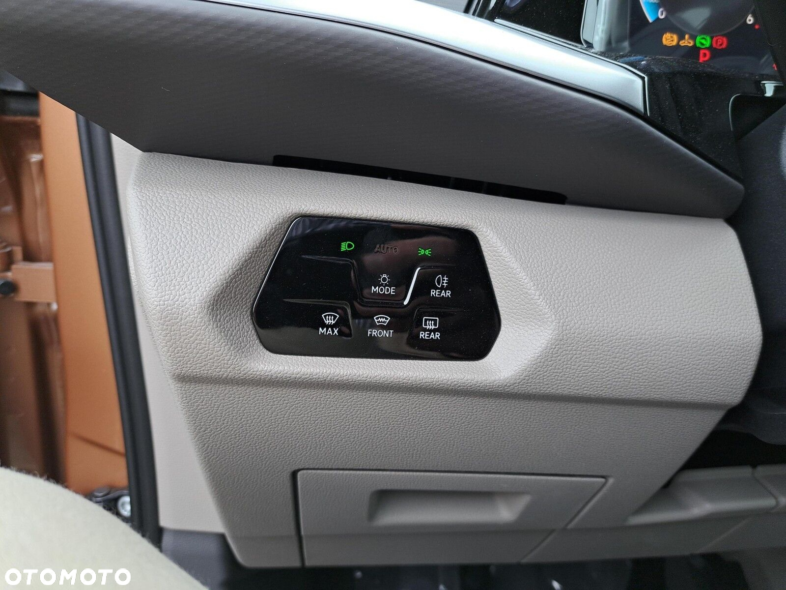 Volkswagen Multivan - 24