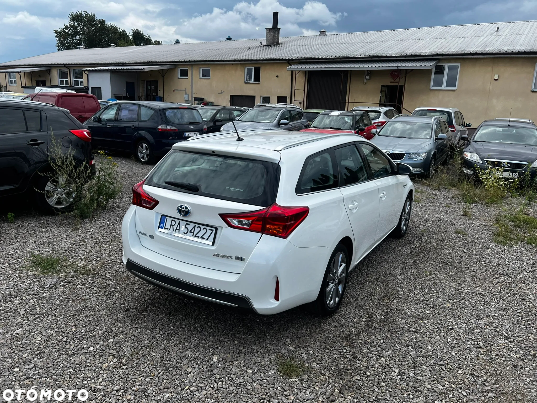 Toyota Auris 1.8 VVT-i Hybrid Automatik Touring Sports Design Edition - 4