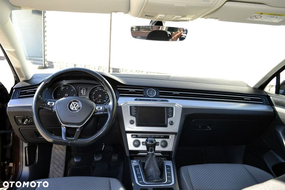 Volkswagen Passat - 37