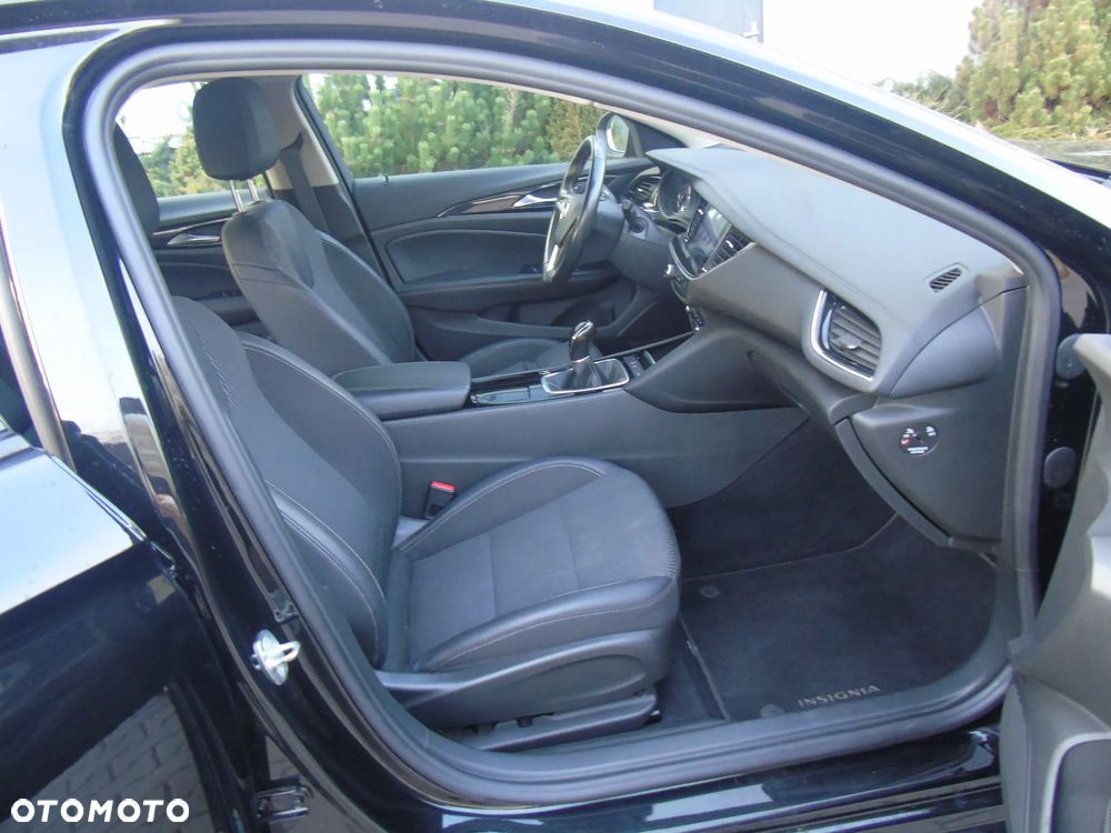 Opel Insignia - 18