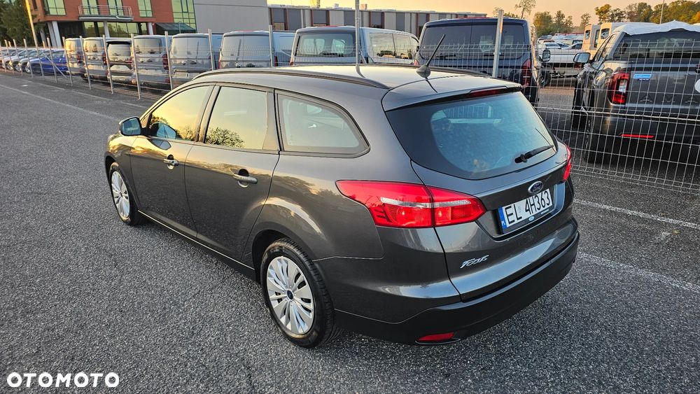 Ford Focus 1.6 Trend - 4