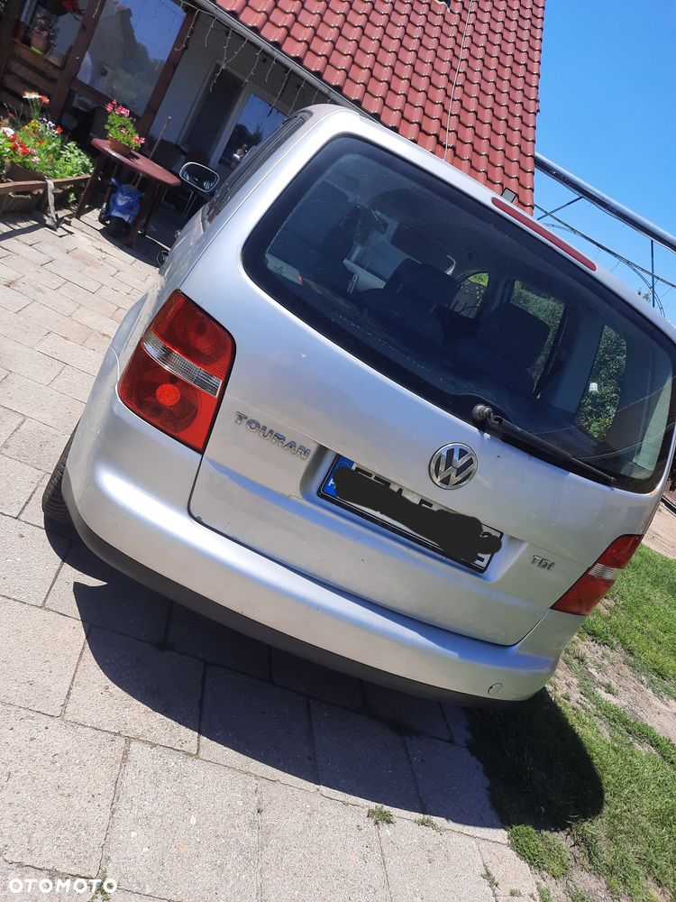 Volkswagen Touran - 5
