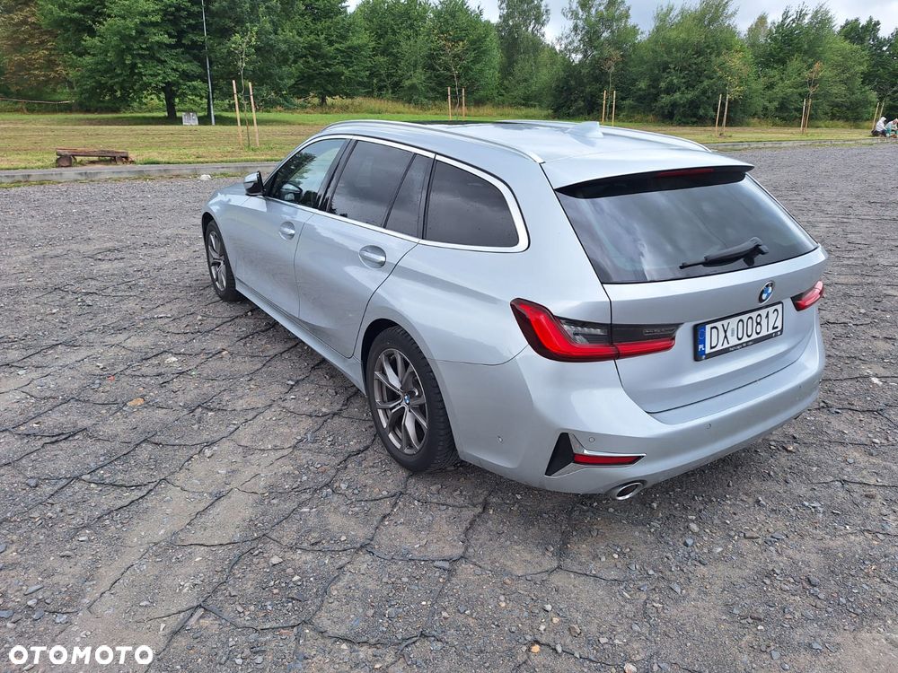BMW Seria 3 320d xDrive MHEV Luxury Line - 4