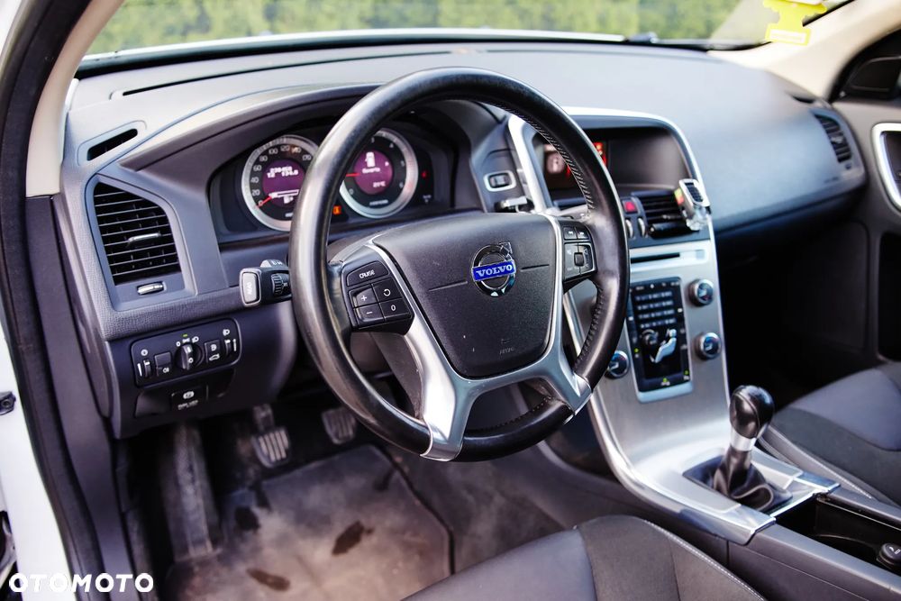 Volvo XC 60 D4 Momentum - 13