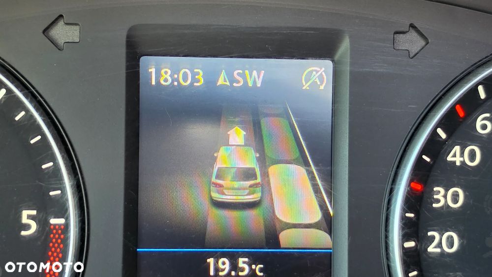 Volkswagen Sharan 2.0 TDI Highline - 24