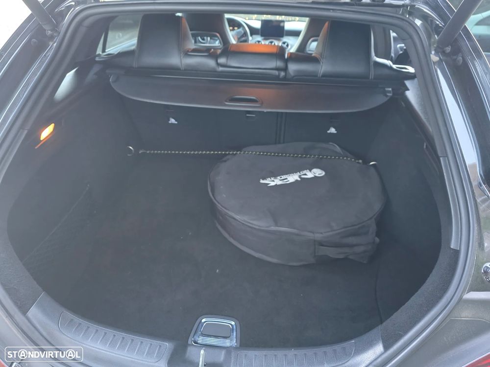 Mercedes-Benz CLA 200 d Shooting Brake Urban Aut. - 4