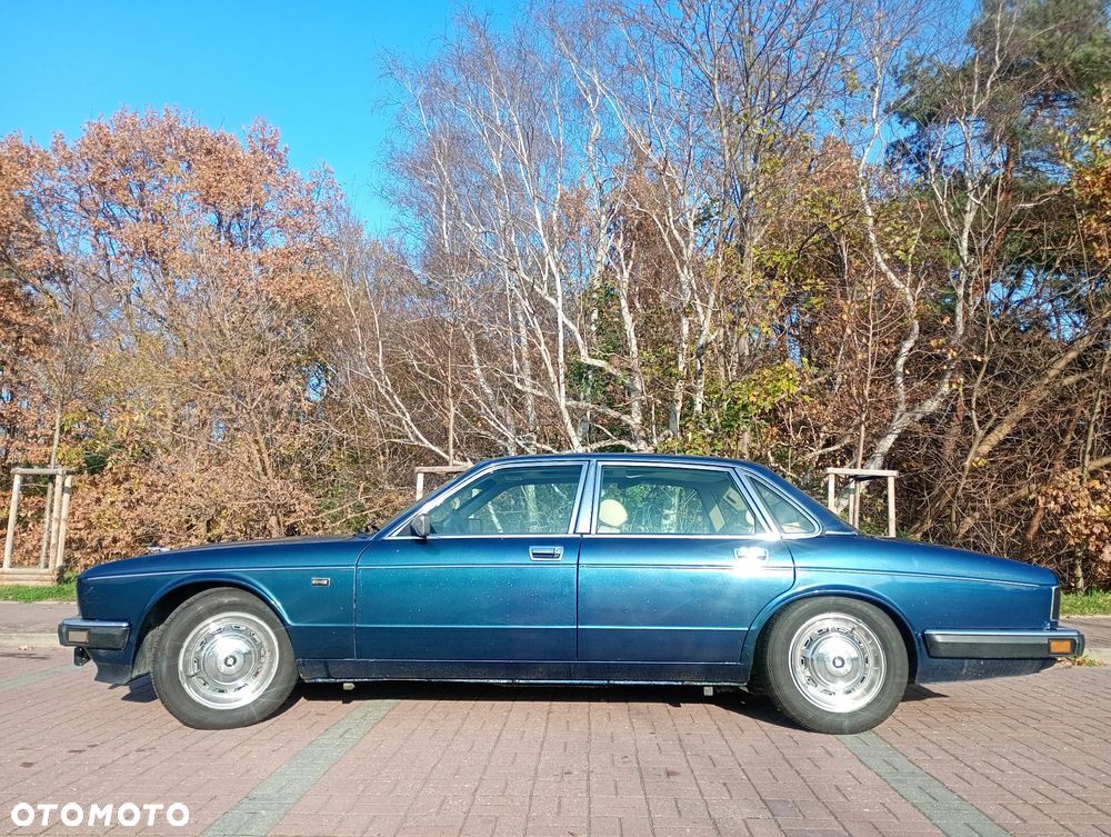 Jaguar XJ - 1