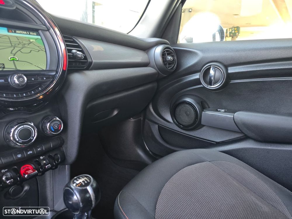 MINI 5 Portas Cooper D - 12