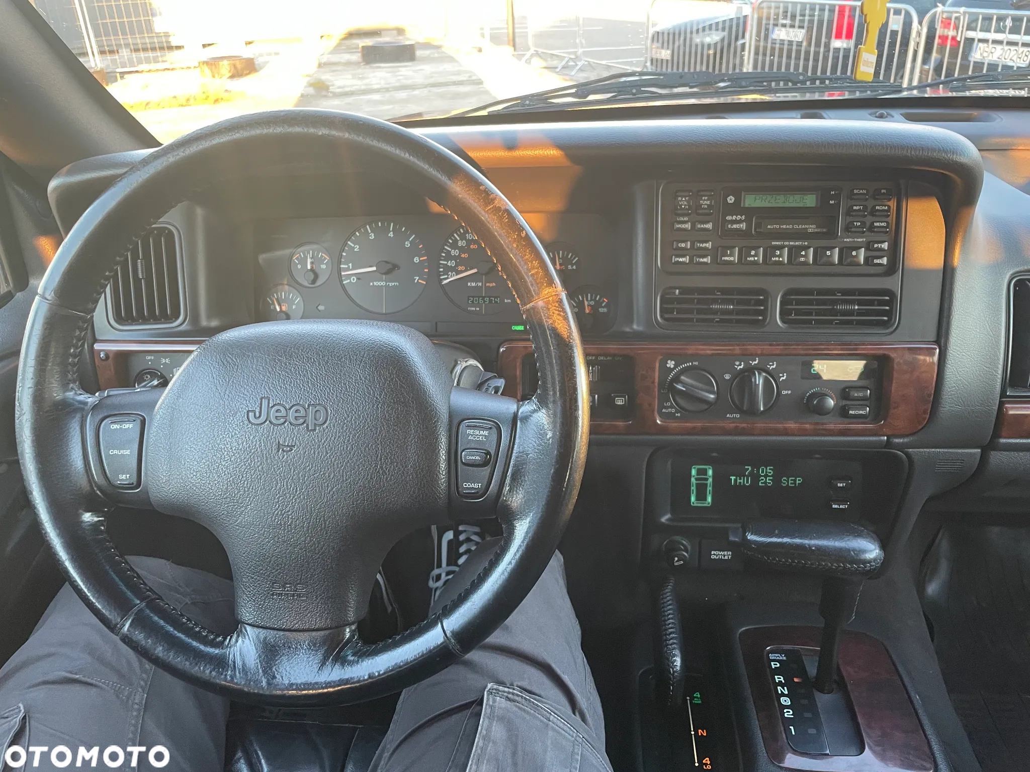 Jeep Grand Cherokee 5.2 Limited - 12