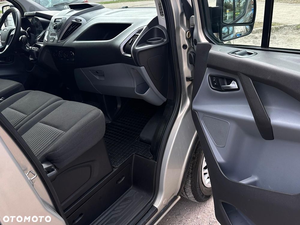 Ford TRANSIT CUSTOM - 12