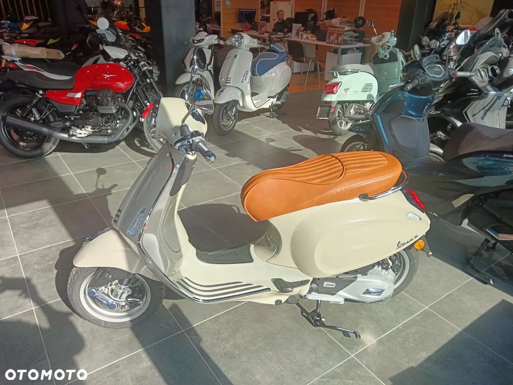 Vespa Primavera - 4