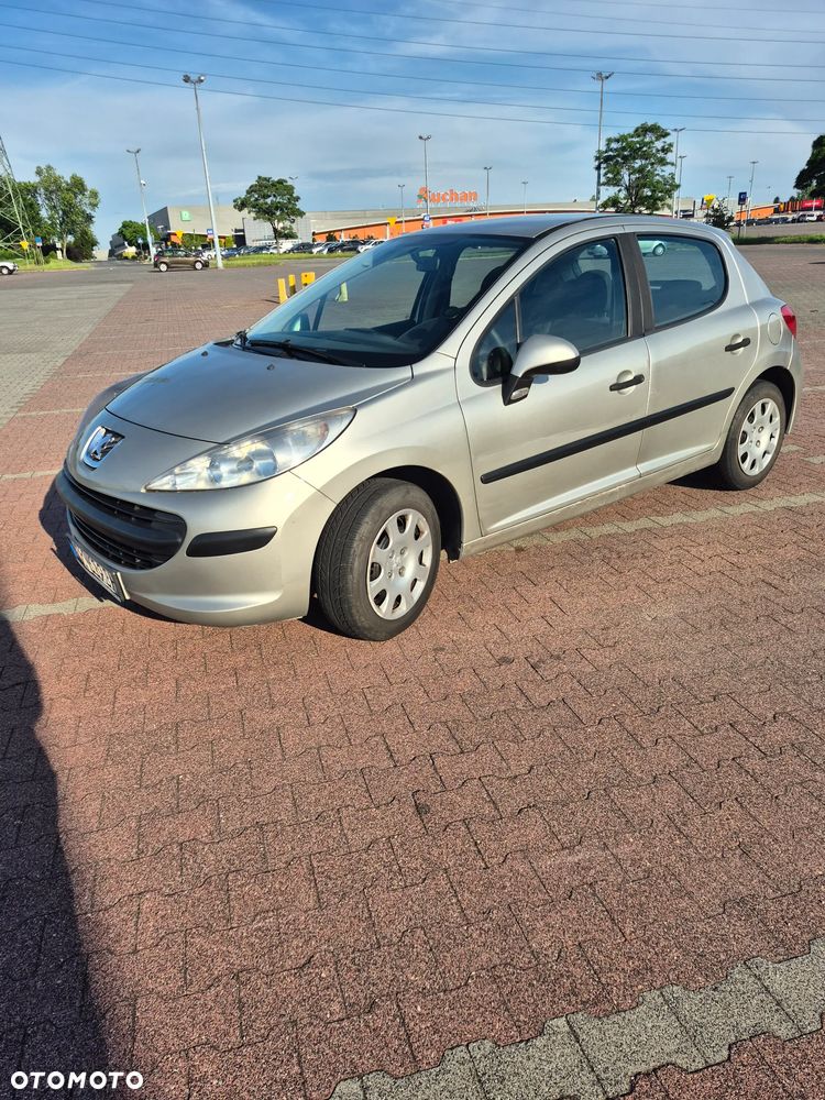 Peugeot 207 2006 photo 3