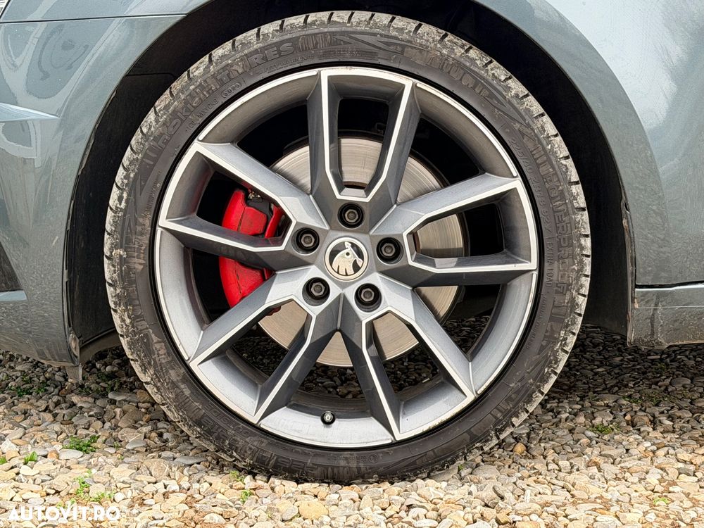Skoda Octavia 2.0 TDI DSG RS - 22