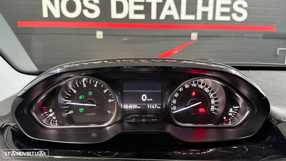 Peugeot 208 1.2 PureTech Allure - 19