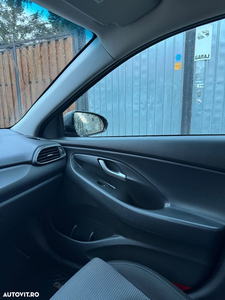 Hyundai i30 1.4 100CP 5DR M/T Comfort - 11