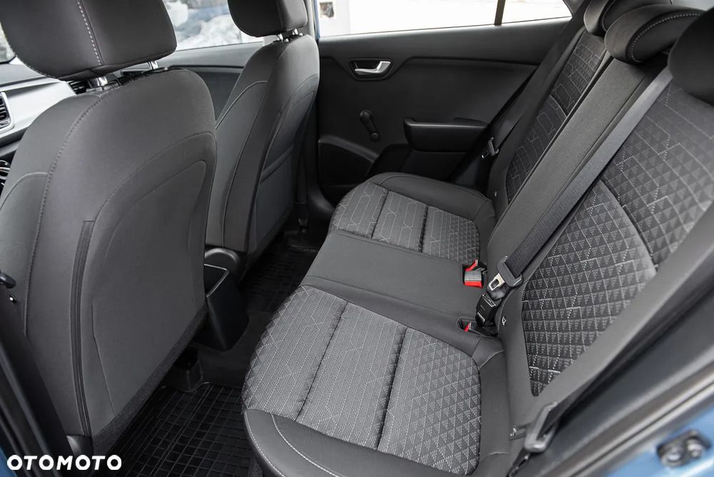 Kia Rio - 16