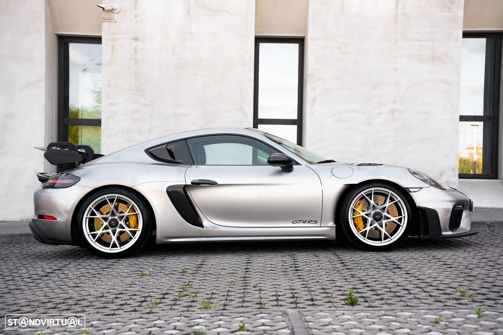 Porsche 718 Cayman GT4 RS - 11