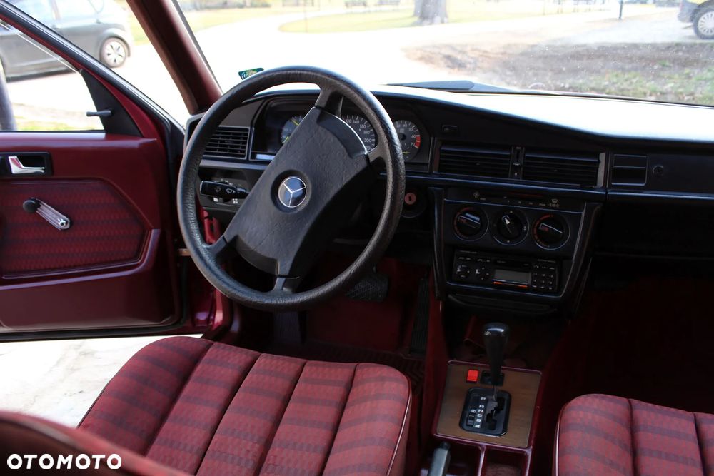 Mercedes-Benz W201 (190) - 21