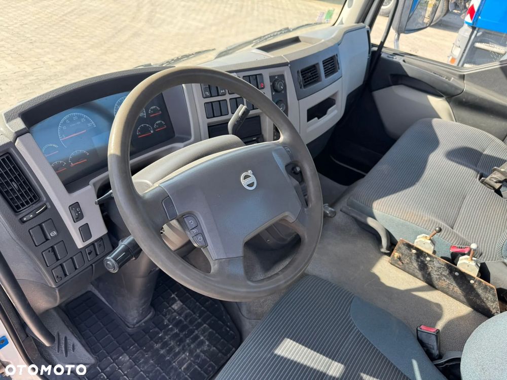 Volvo FL240 - 12