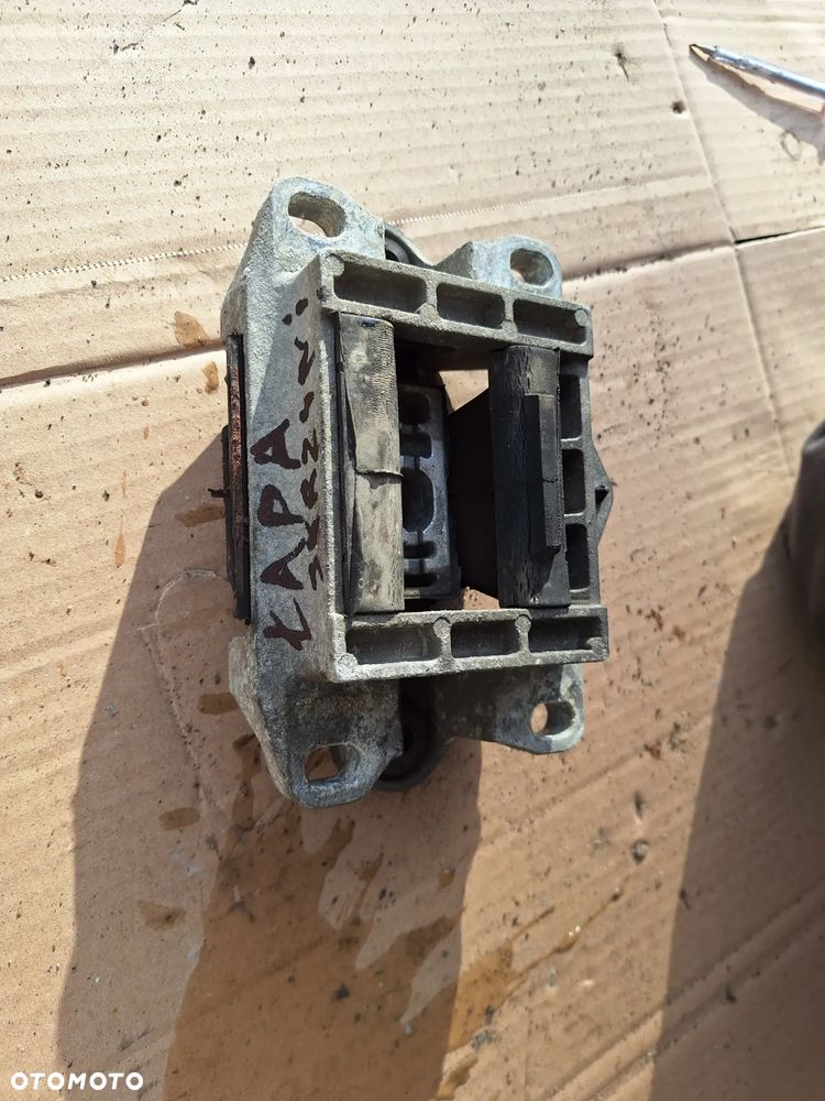 łapa poduszka skrzyni biegów FORD MONDEO MK3 2.0 tddi