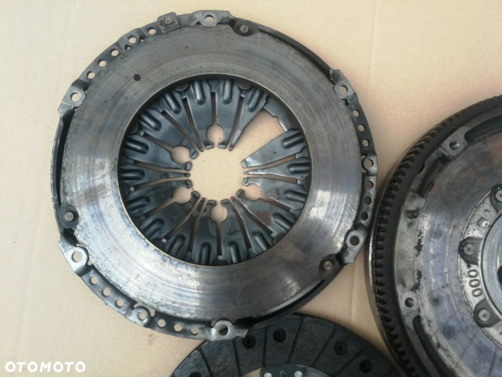 Sprzęgło koło dwumasowe Passat B6 B7 2.0 TDI 5 Biegów - 5