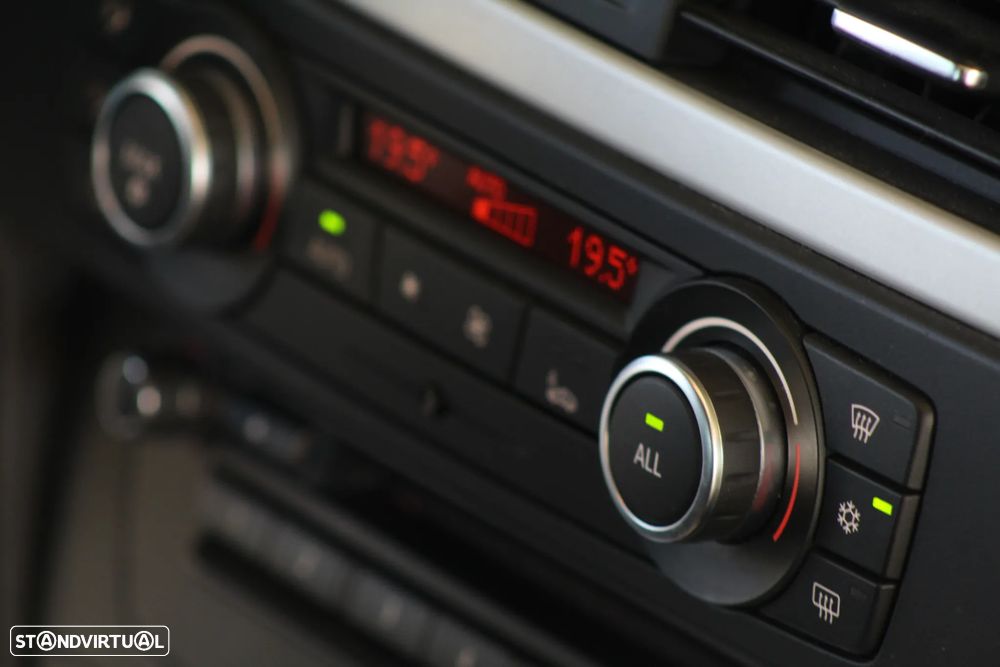 BMW 318 d Line Sport - 39