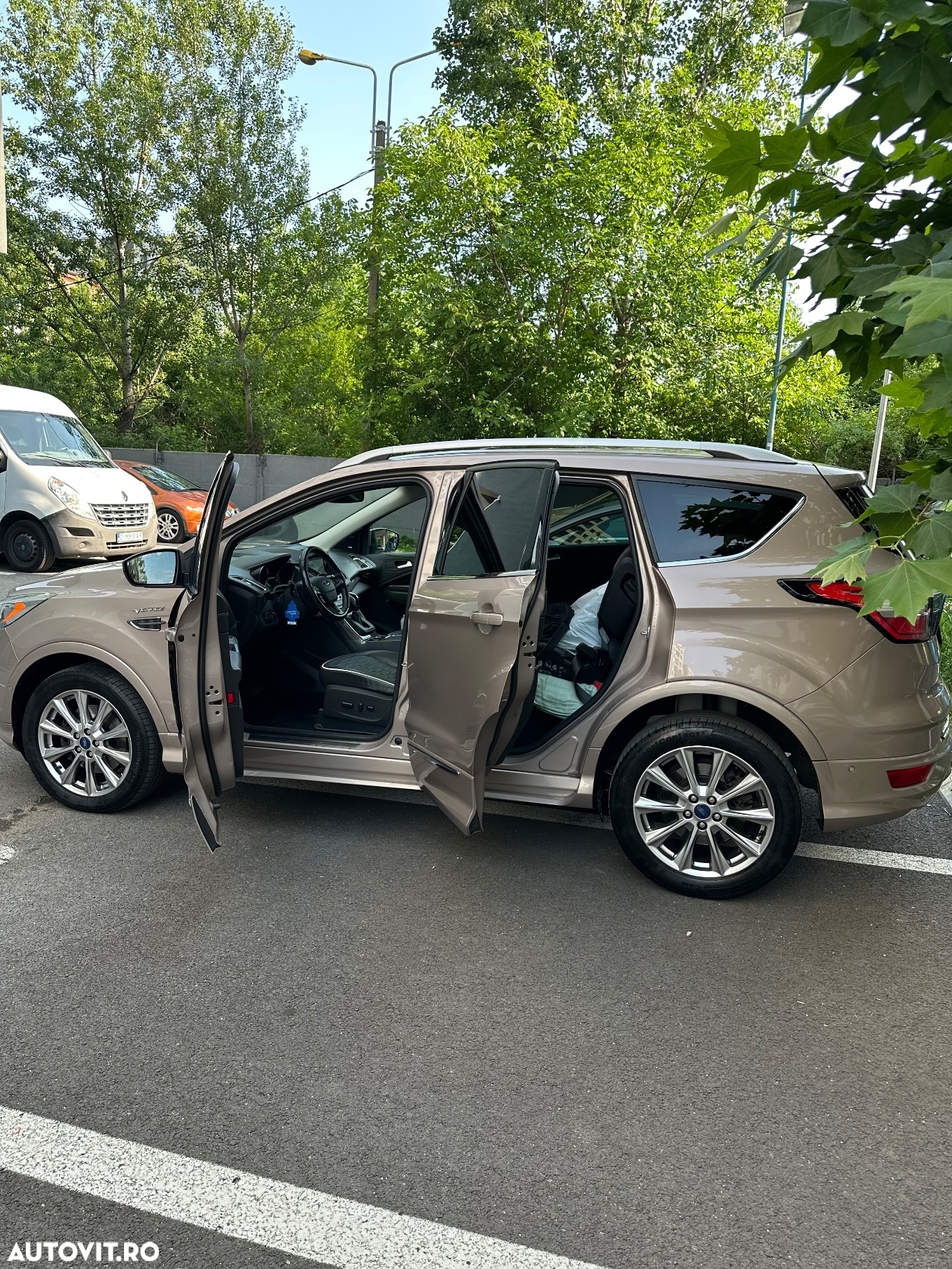 Ford Kuga 2.0 TDCi 4WD Powershift Vignale - 6