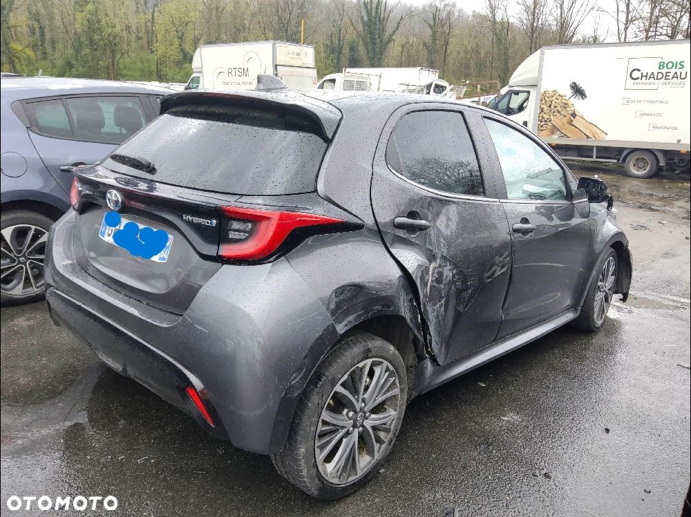 Toyota Yaris Hybrid 100 Premium - 4