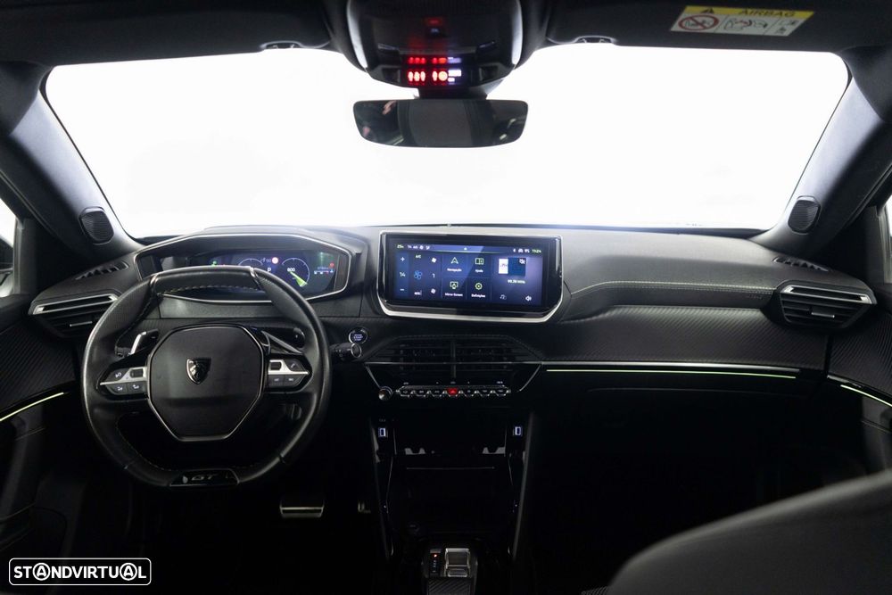 Peugeot 2008 1.2 PureTech GT EAT8 - 29