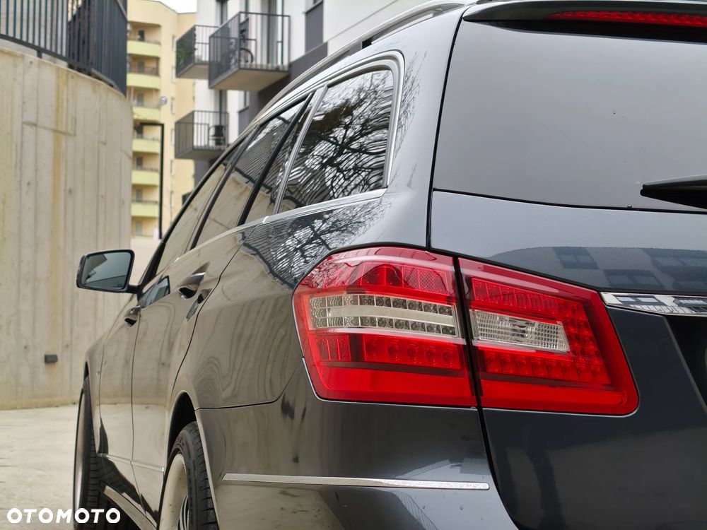 Mercedes-Benz Klasa E 220 CDI 7G-TRONIC Avantgarde - 32