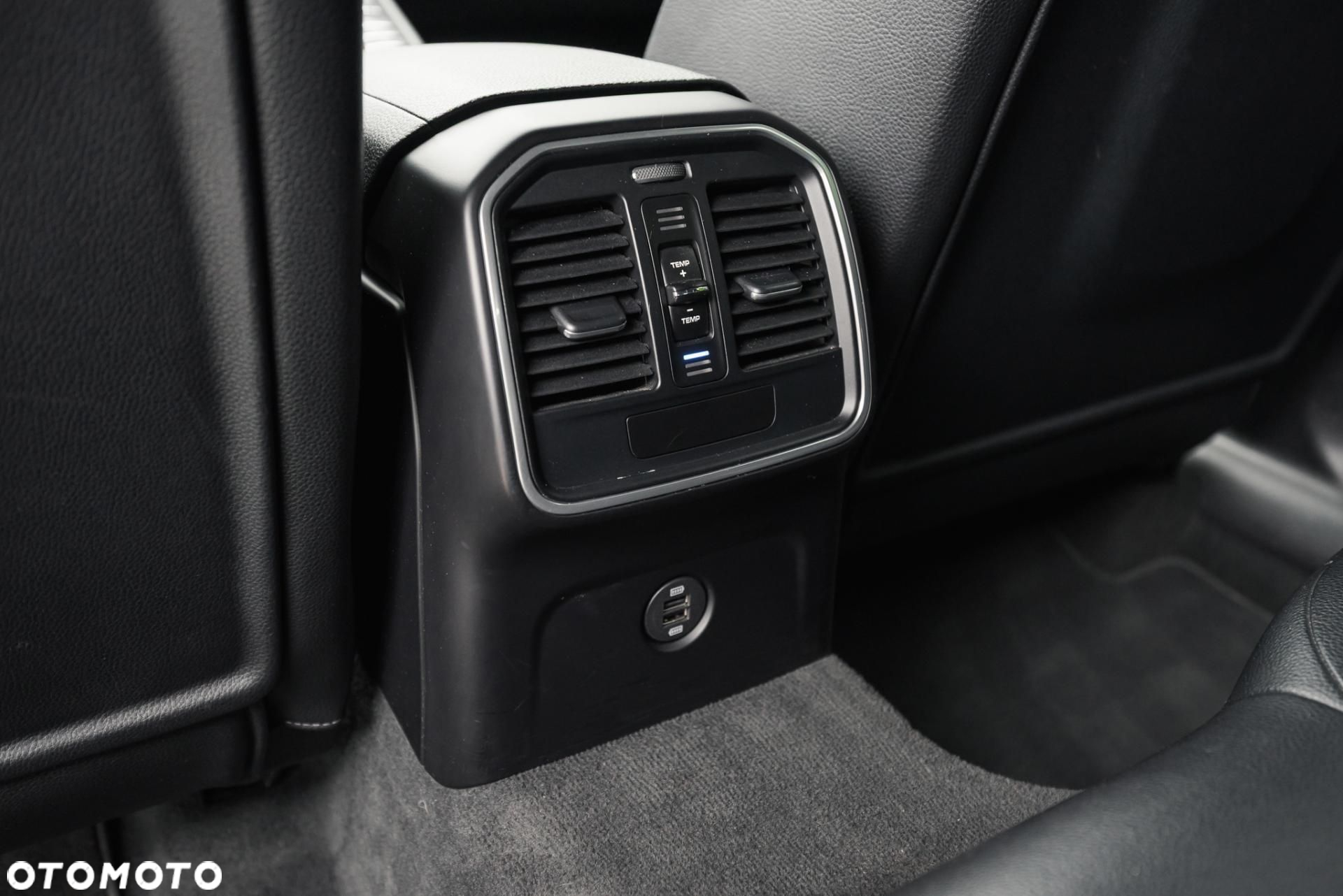 Porsche Macan - 35
