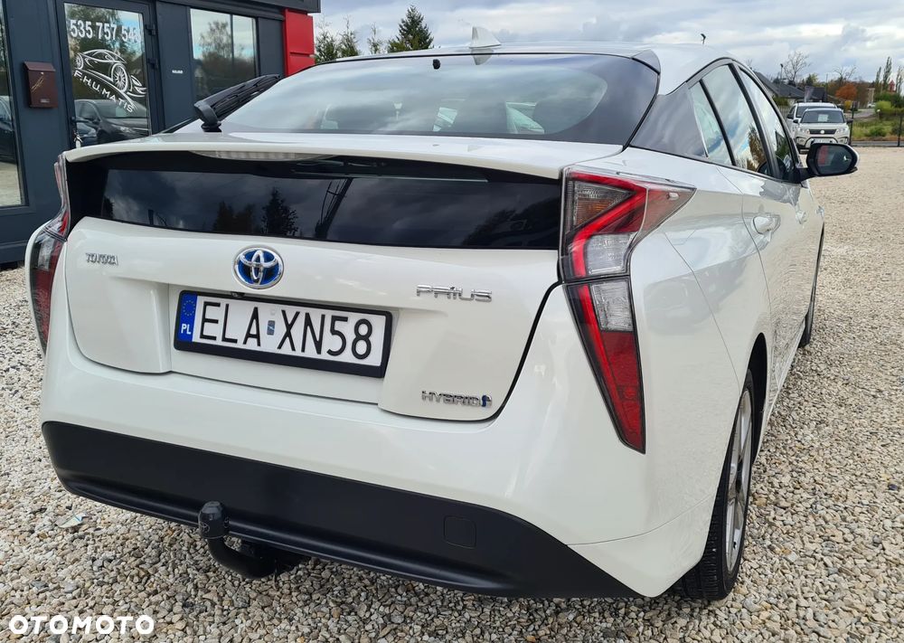 Toyota Prius Hybrid - 34