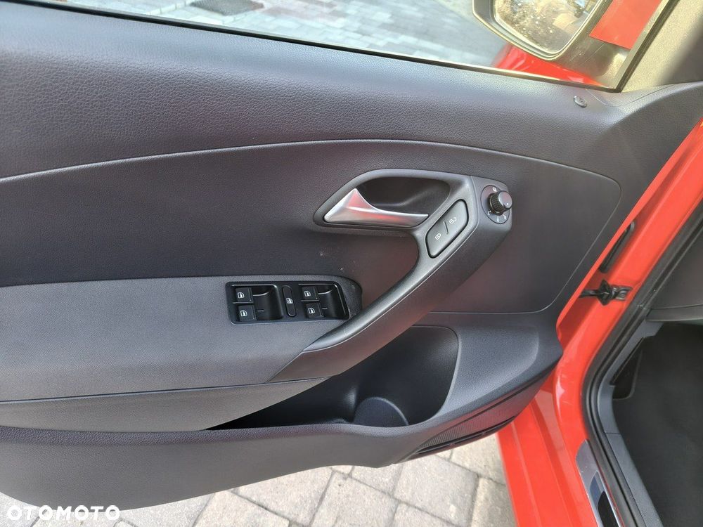 Volkswagen Polo 1.2 Life - 16