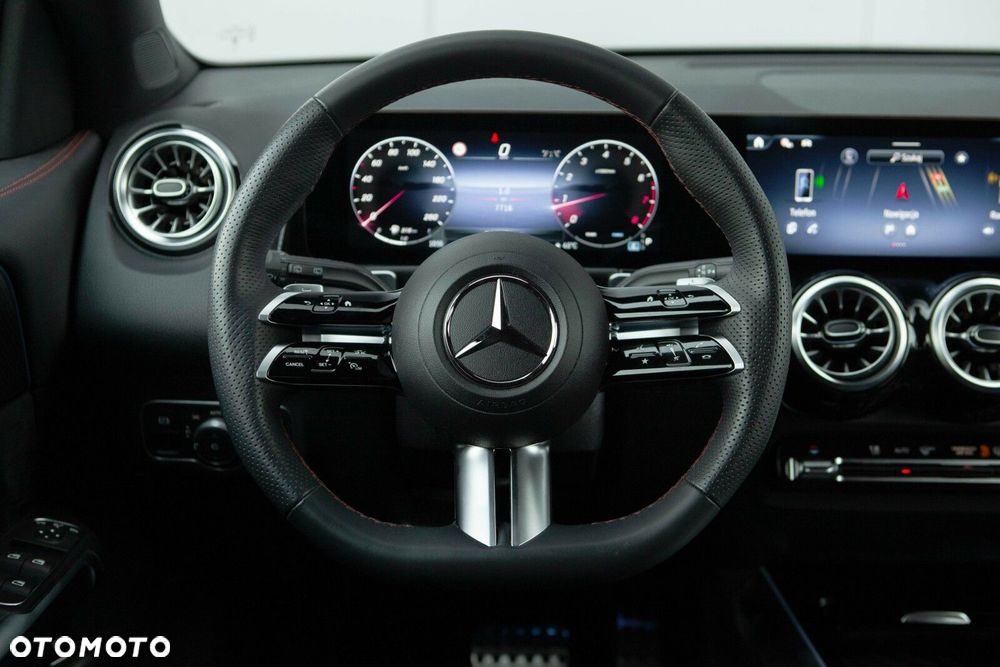 Mercedes-Benz GLB - 26