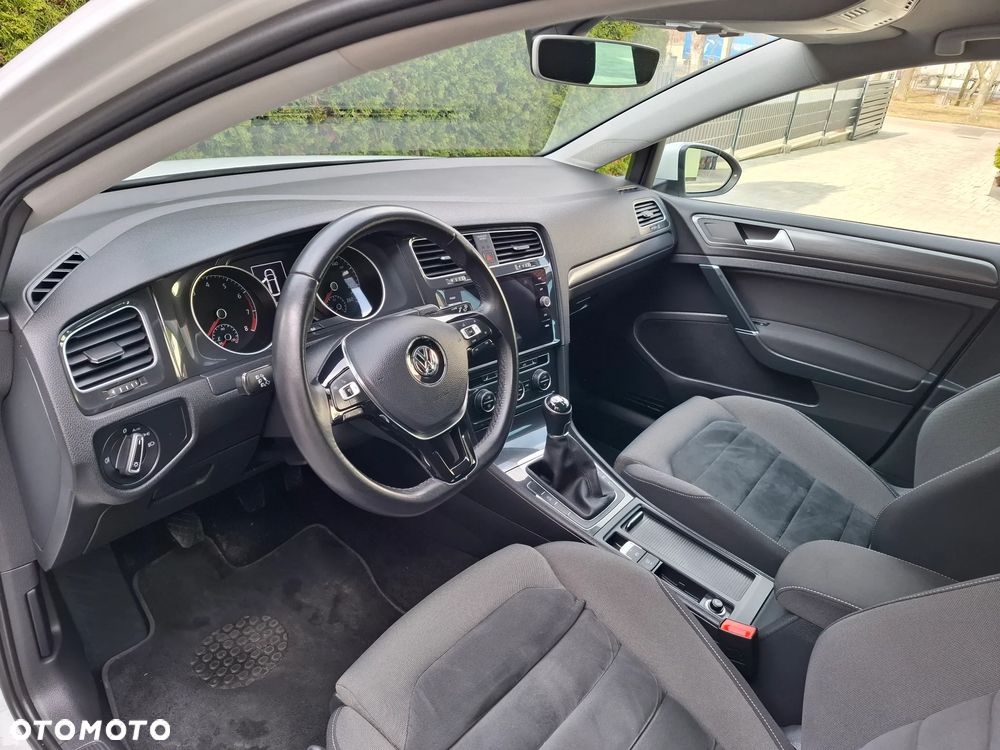 Volkswagen Golf 1.5 TSI OPF R-Line - 16