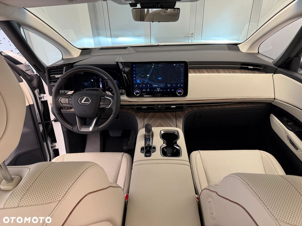 Lexus LM 350h Prestige - 13