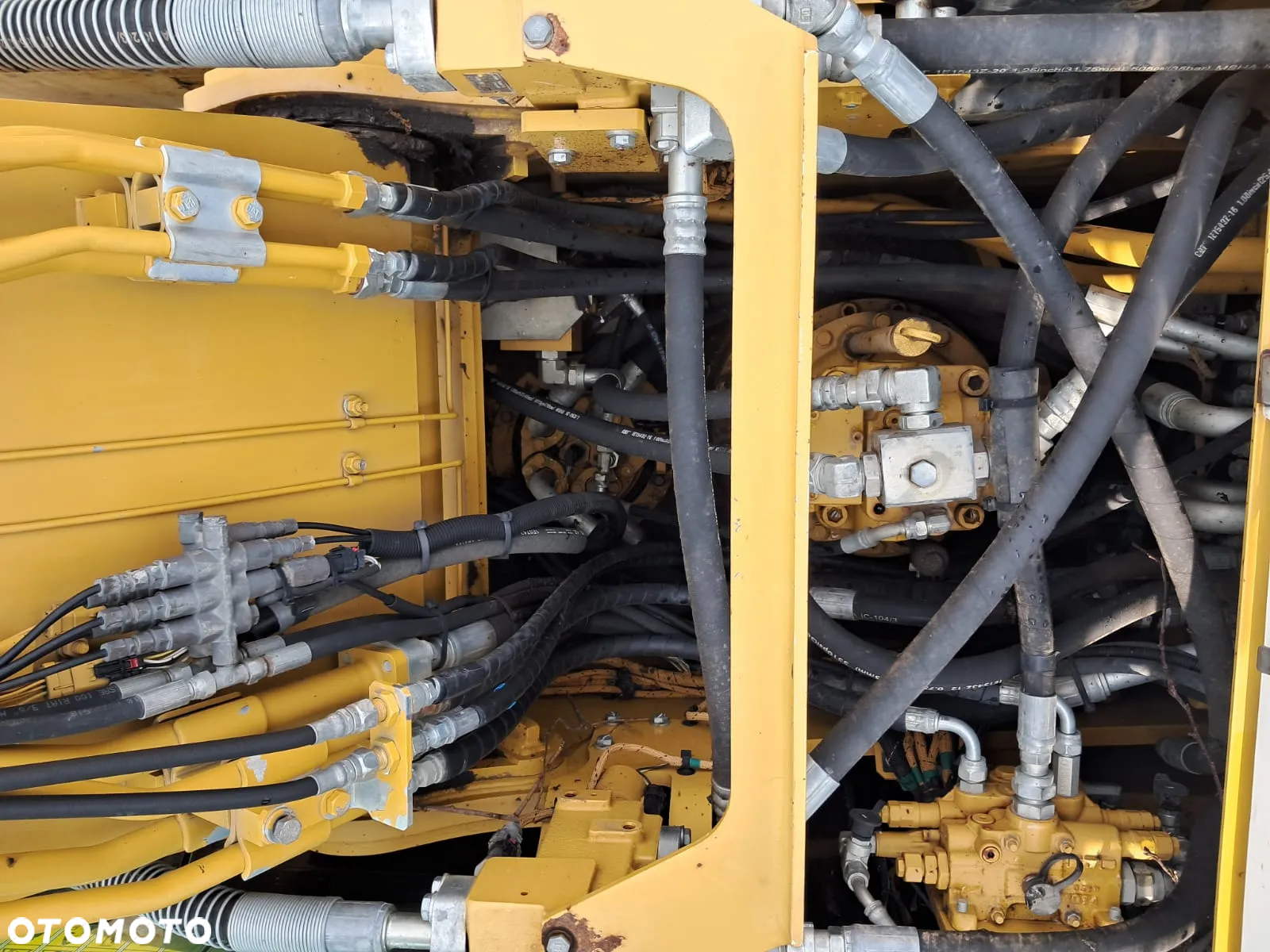 Caterpillar 323 - 15