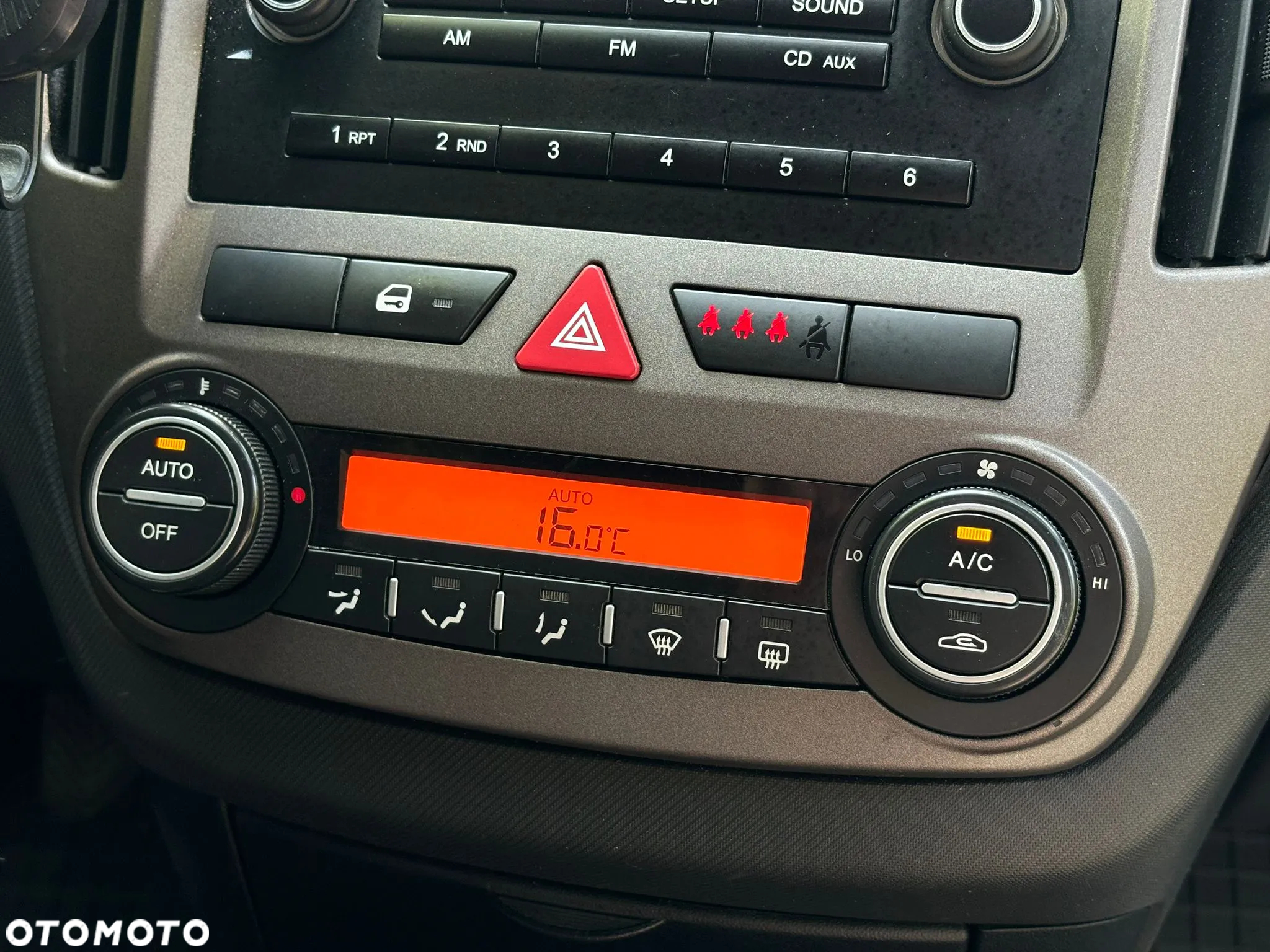 Kia Ceed 1.6 CRDi SW LX - 12