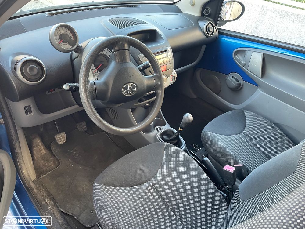 Toyota Aygo Blue - 6