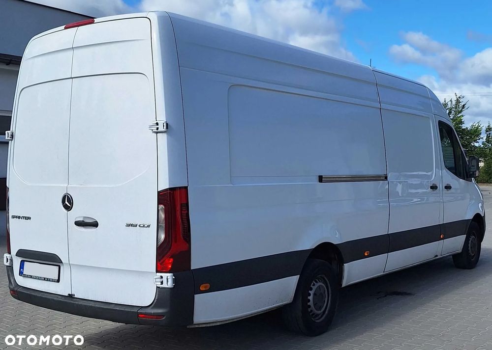Mercedes-Benz Sprinter - 5
