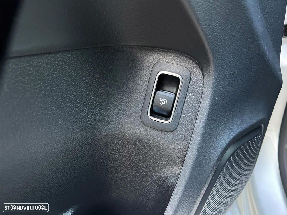 Mercedes-Benz A 180 Limousine d Business Solutions Aut. - 35