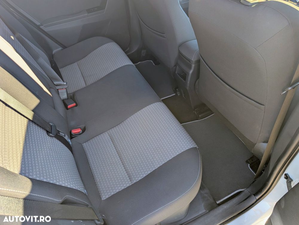 Toyota Auris 1.8 L VVT-i Sol - 22