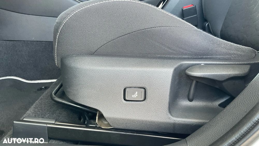 Toyota Corolla 1.8 HSD Dynamic - 13