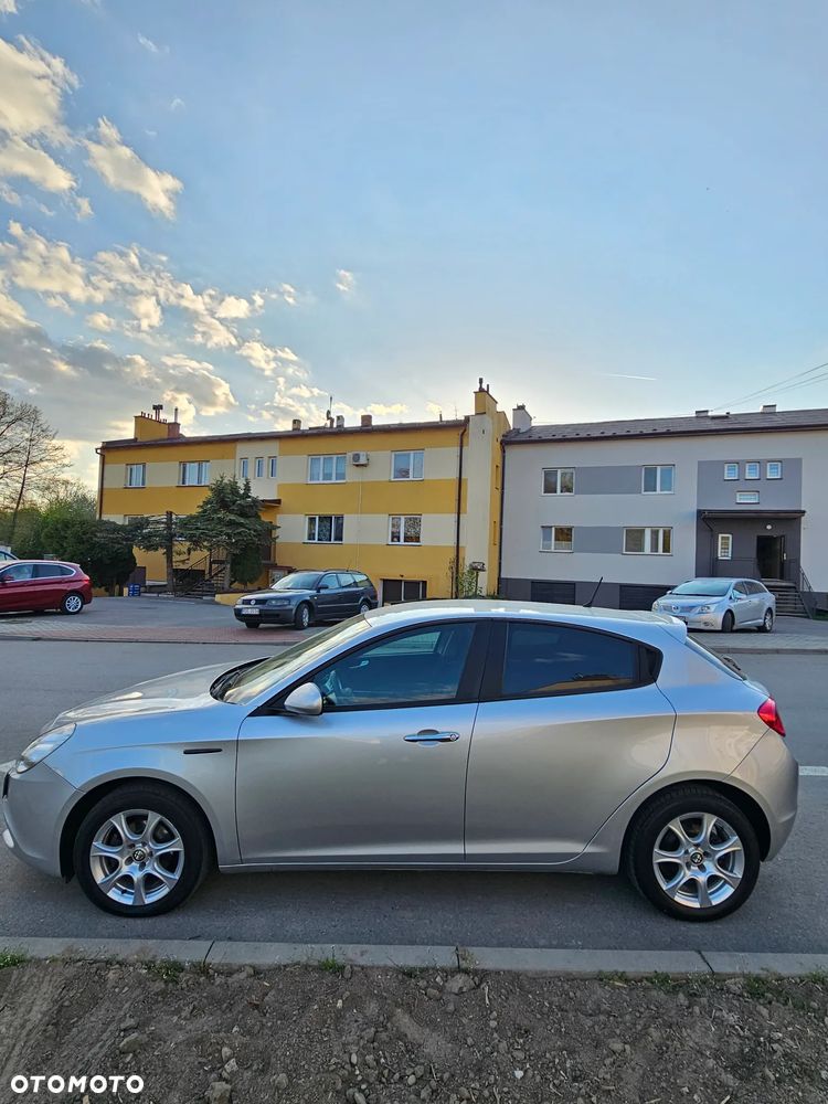 Alfa Romeo Giulietta 1.6 JTDM 16V - 4