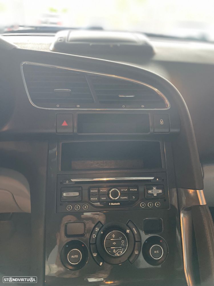 Peugeot 3008 2.0 HDi Hybrid4 - 12